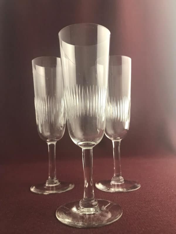 Kosta Boda - Juno - 3st Champagne glas slutet 1800 tal