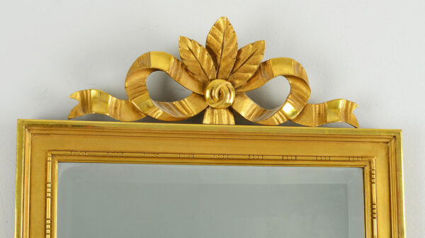 Spegel-guldfärgad -Gustaviansk stil
