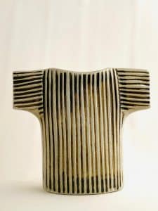 Gustavsberg Garderob – vas, Tröja – design Lisa Larson