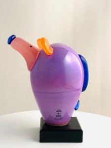 Skruf Noaks Ark – Musen lila signerad, konstglas – design Eva-Lena Martinson – vintage