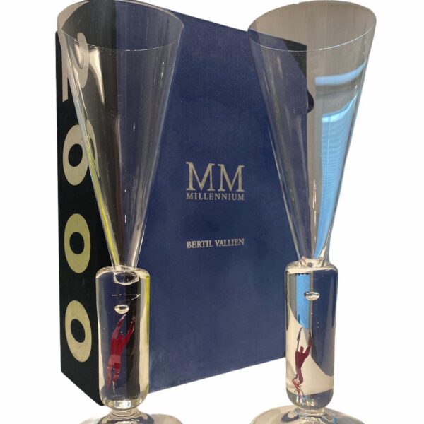 Kosta Boda Millenium 2 st Champagneglas med låda design Bertil Vallien