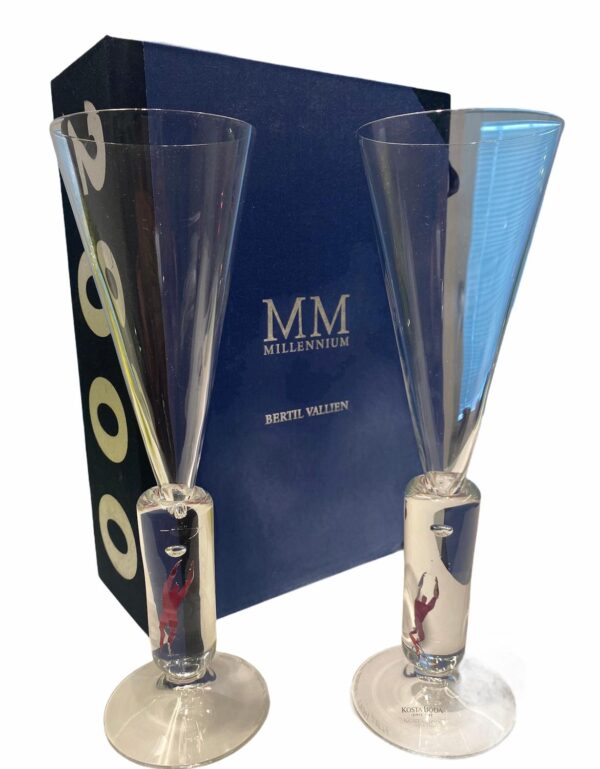 Kosta Boda Millenium 2 st Champagneglas med låda design Bertil Vallien