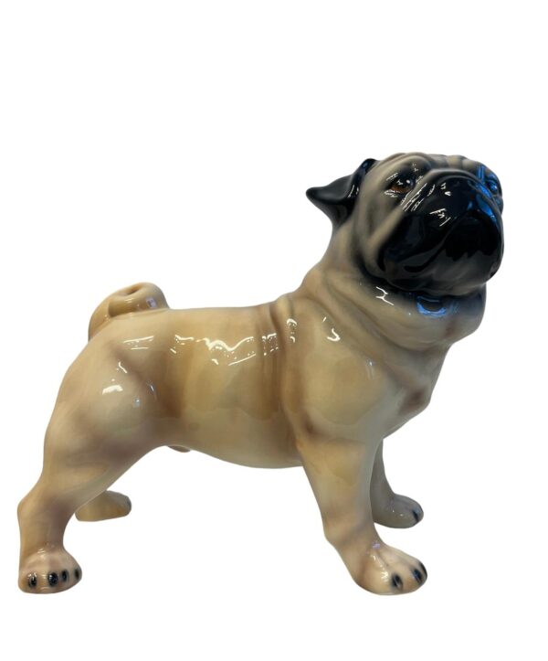 Glasprinsen - Figurin - Hundar - Mops porslin Höjd 29 cm