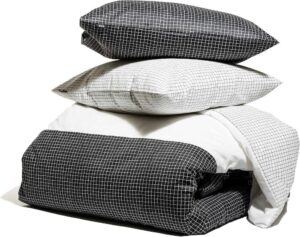 Kosta Linnewäfveri – bäddset, OK Check Satin grå vit – design Bertil Vallien