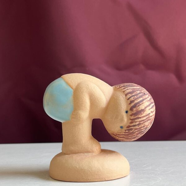 Gustavsberg - Figurin - Pojke Nicke nyfiken Design Lisa Larson