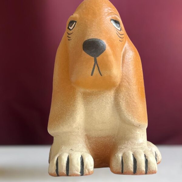 Gustavsberg- Figurin - Kennel - hunden Basset design Lisa Larson