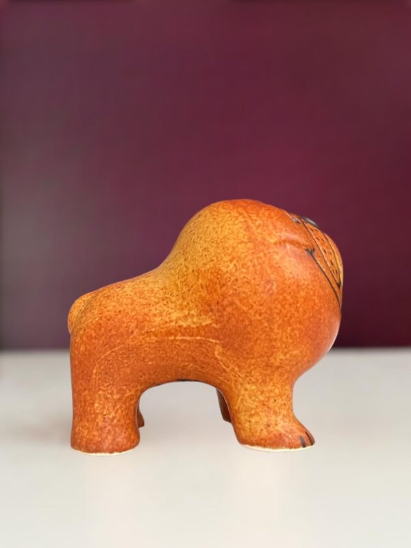 Gustavsberg- Figurin - Kennel - Lejonbrun bulldogg Valp design Lisa Larson