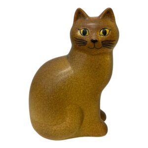Gustavsberg Katten Måns Midi – Hel brun katt med gula ögon, porslinsfigur – design Lisa Larson