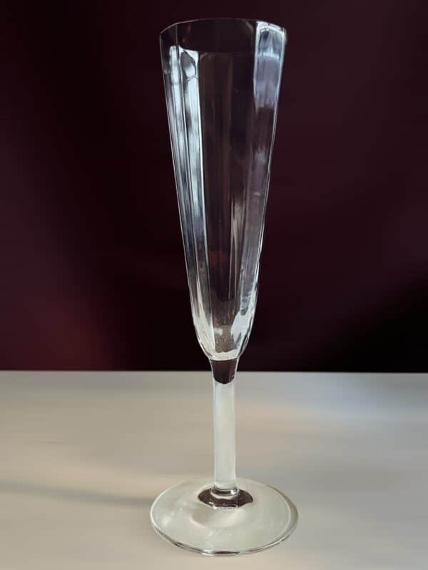 Kosta Boda - Oktav - champagne strut design Bertil Vallien
