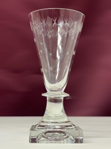 Skruf Thor – snapsglas med fyrkantig fot – design Bengt Edenfalk – vintage