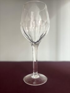 Fyrklövern Marianne – rödvins- och ölglas – design Sigvard Bernadotte – vintage