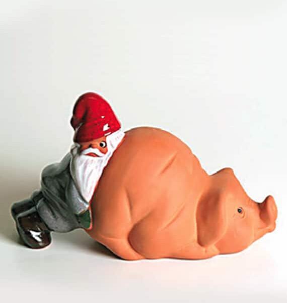 Rolf Berg Tomte knuffar på Gris H 21 cm
