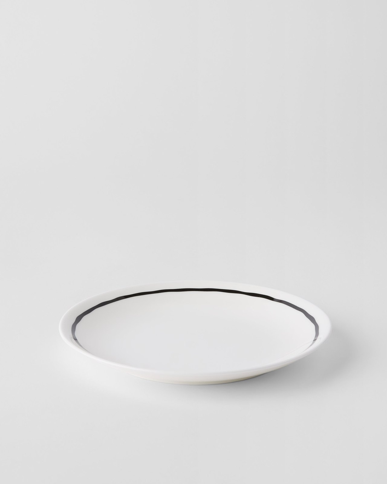 Gustavsberg Sixten Svart Linje Tallrik 18 cm utan bräm Designer Lisa Larson