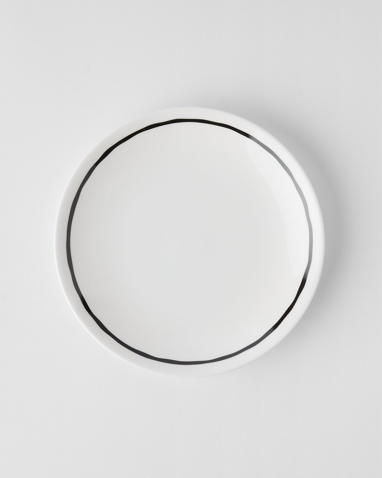 Gustavsberg Sixten Svart Linje Tallrik 18 cm utan bräm Designer Lisa Larson
