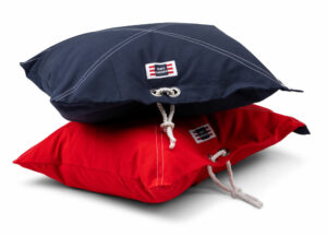 Lord Nelson Victory – kuddfodral Falsterbo röd 50 x 60 cm