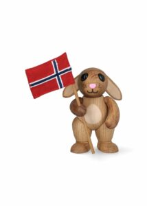 Spring Copenhagen Rabbie – trädekoration kanin med norsk flagga 11,5 cm ek – design Thor Høy