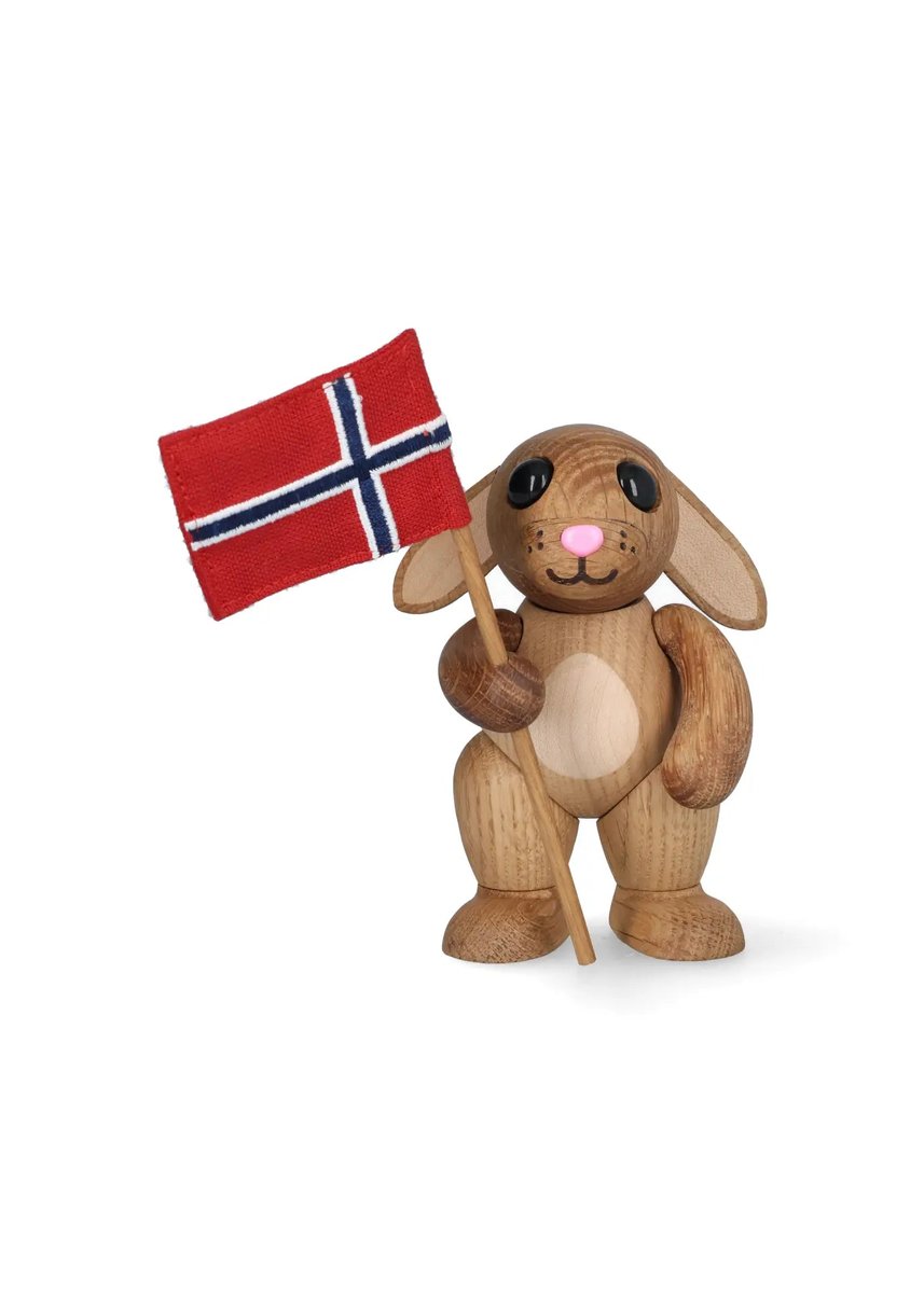 Spring Copenhagen Rabbie – trädekoration kanin med norsk flagga 11,5 cm ek – design Thor Høy