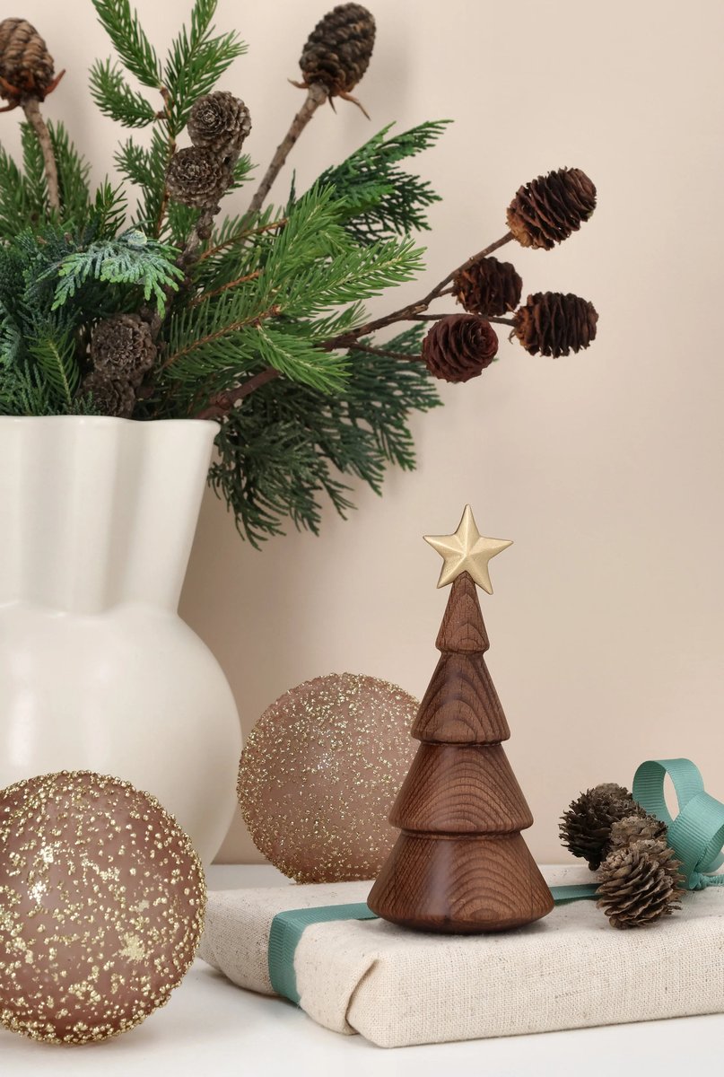 Spring Copenhagen The Christmas Tree – trädekoration Julgran 14 cm Ek/Guld – design Thor Høy – bild 3