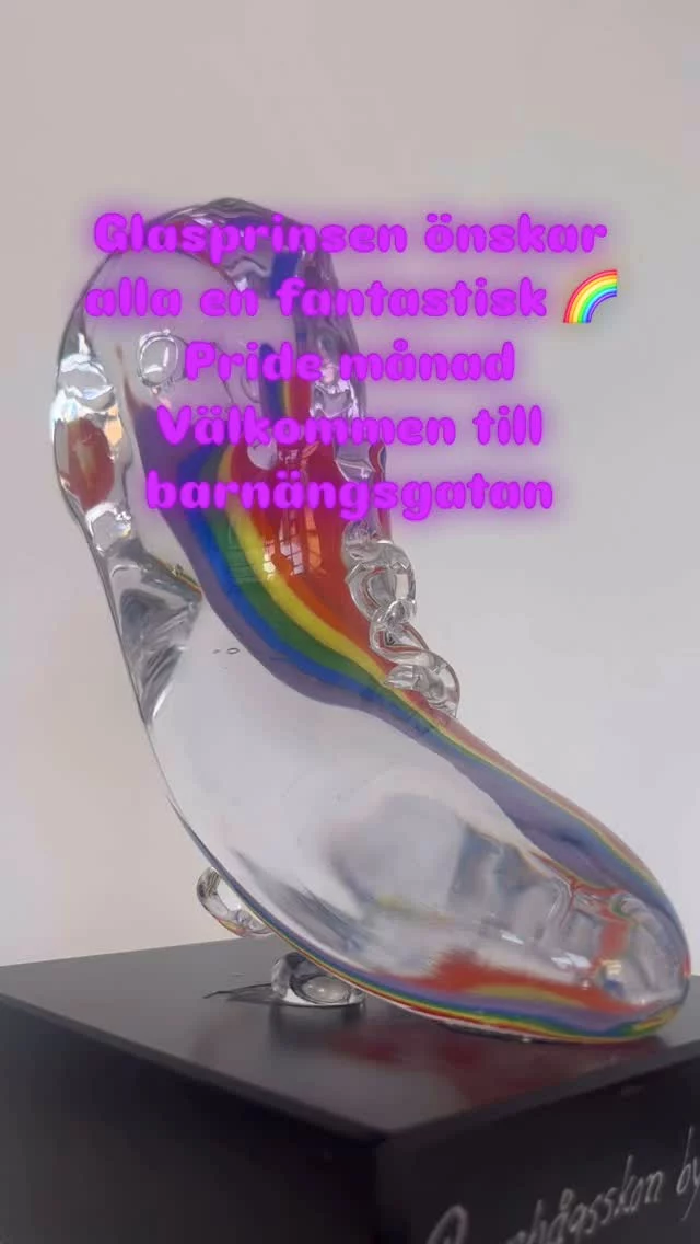 #pride #glasprinsen #design #konstgalleri #konstverk #pride2025 #konstglas #kulturarv #artglass